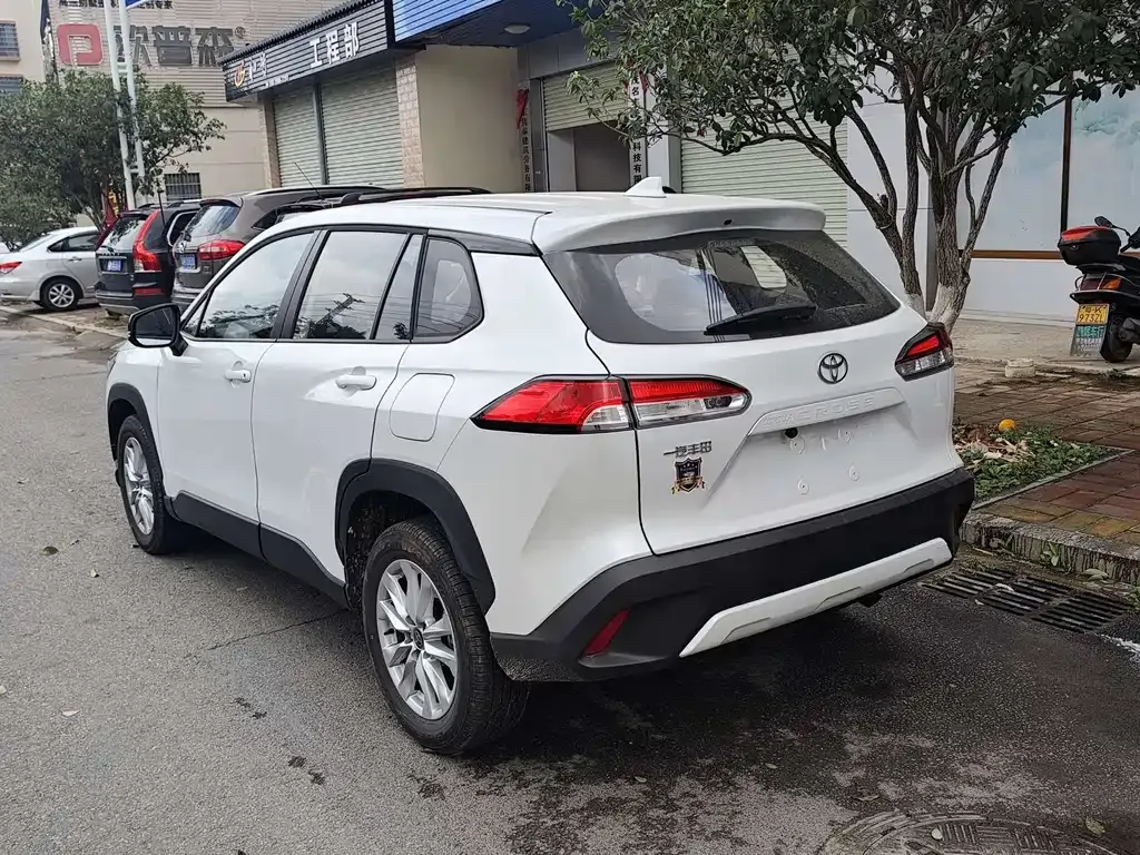 Toyota Corolla Cross — фото 8