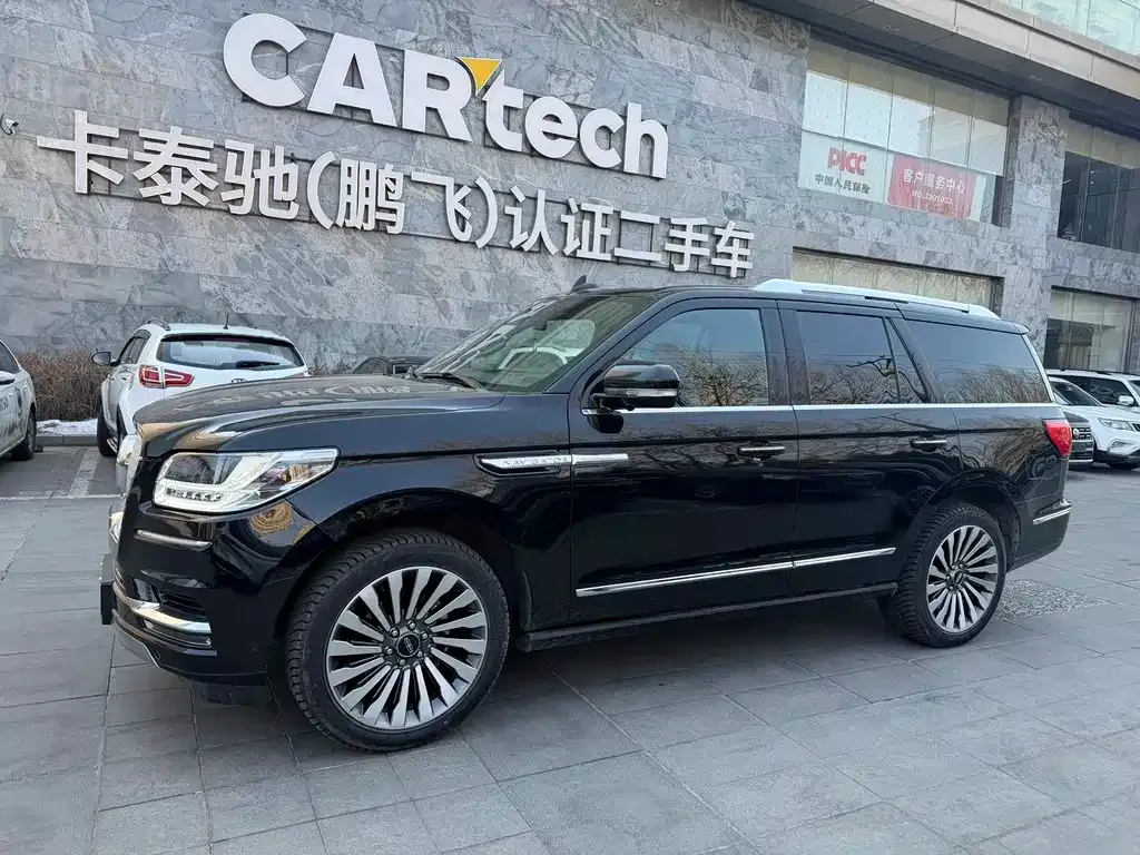 Lincoln Navigator — фото 1