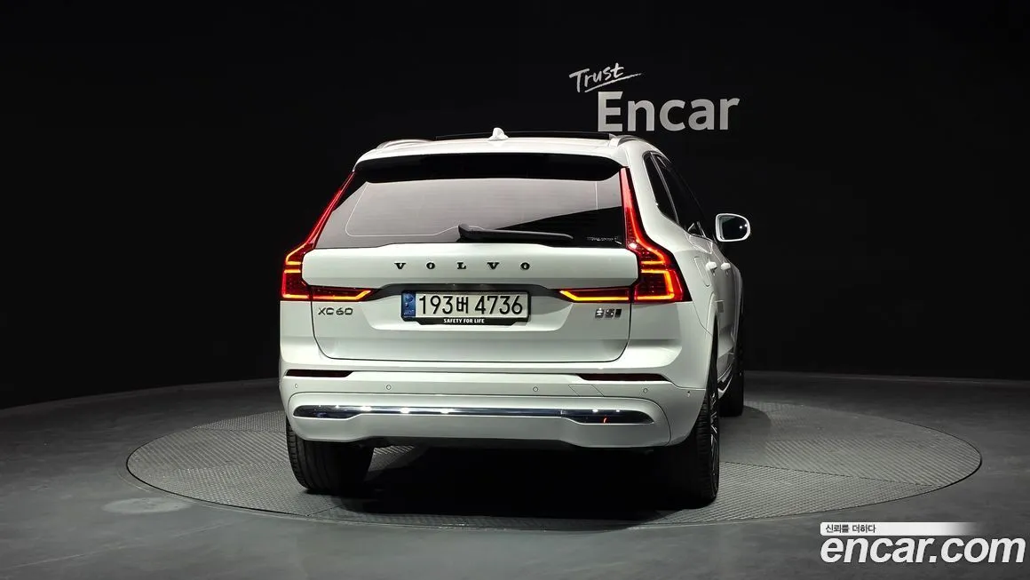 Volvo XC60 — фото 2