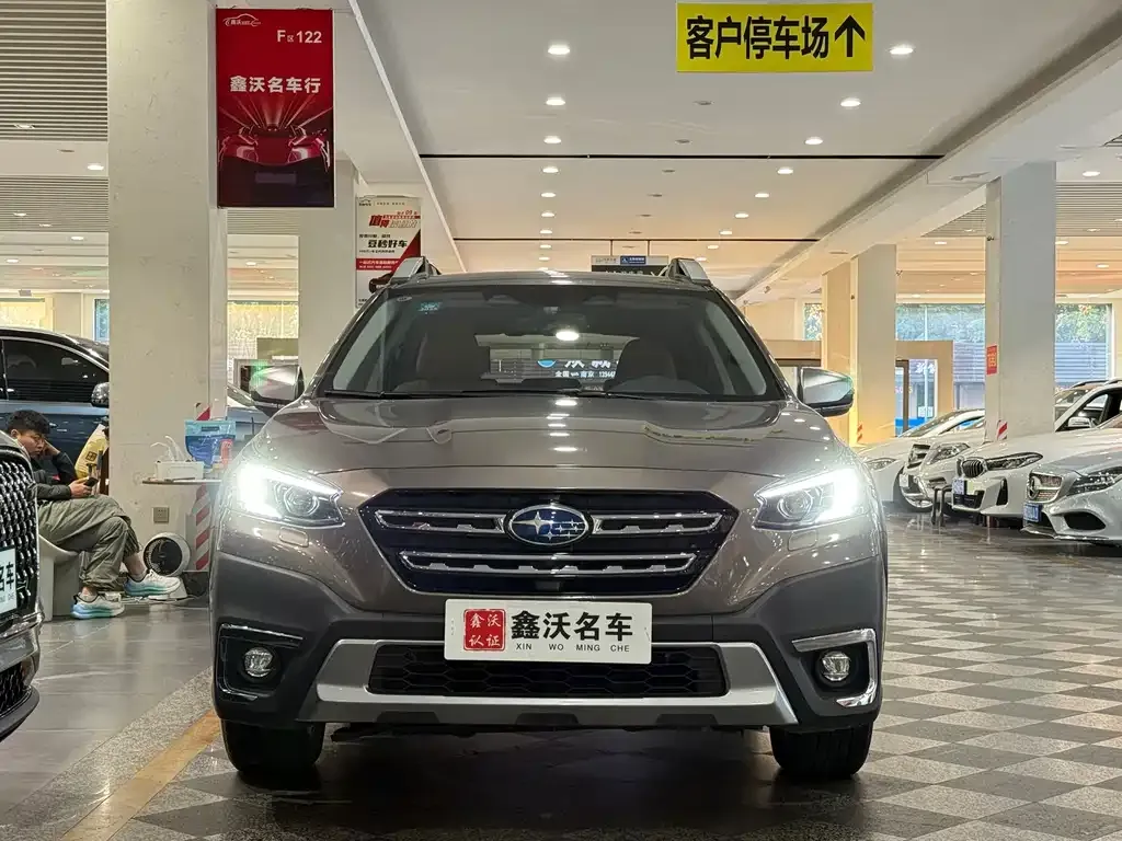 Subaru Outback — фото 6