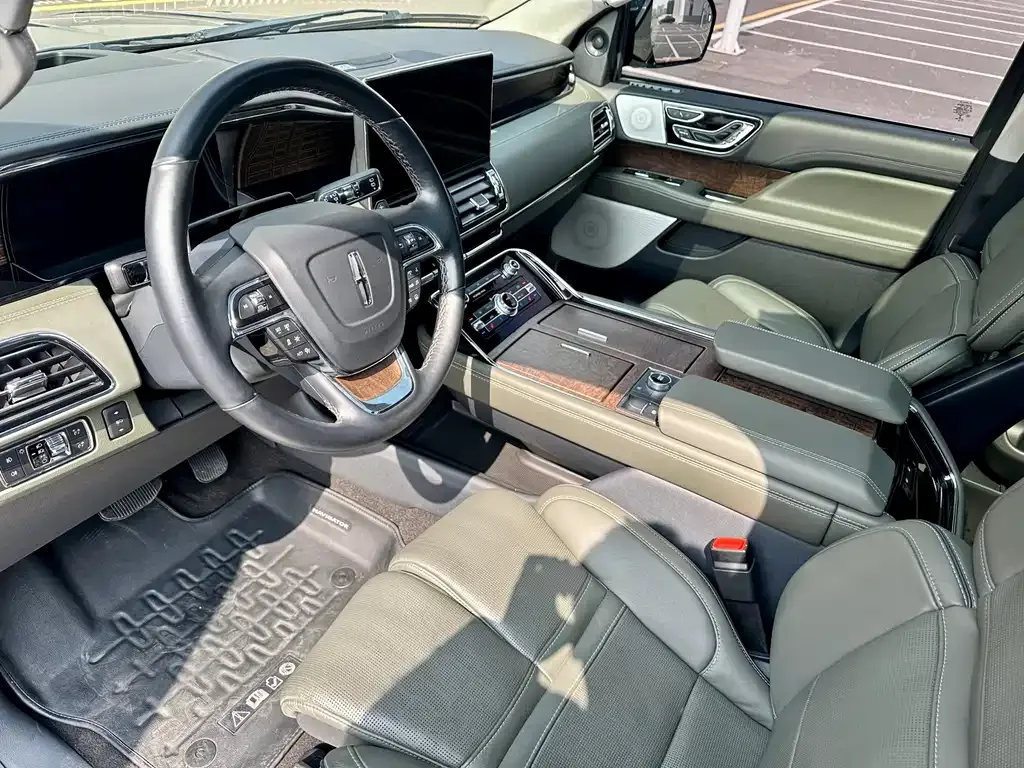 Lincoln Navigator — фото 10
