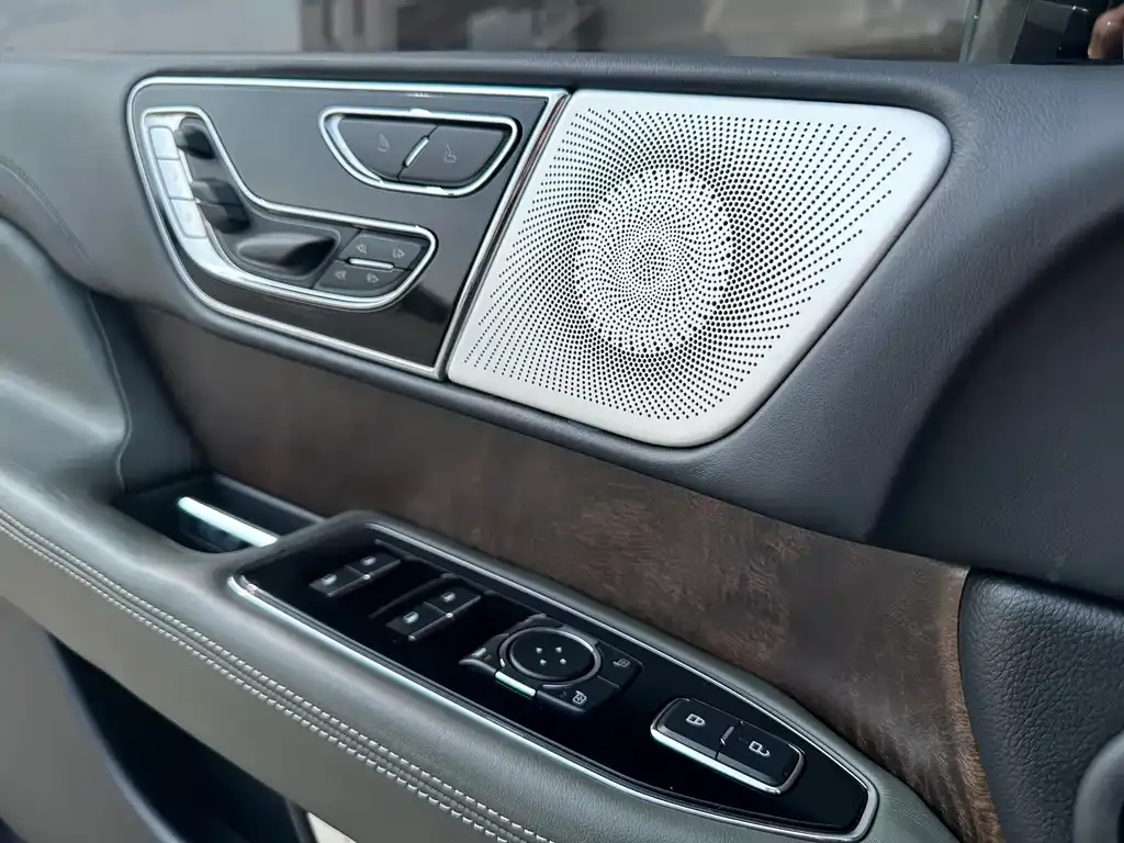 Lincoln Navigator — фото 7