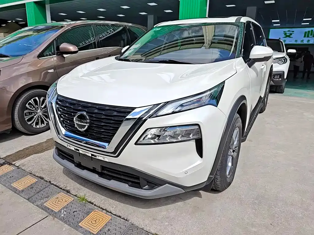 Nissan X-Trail — фото 1