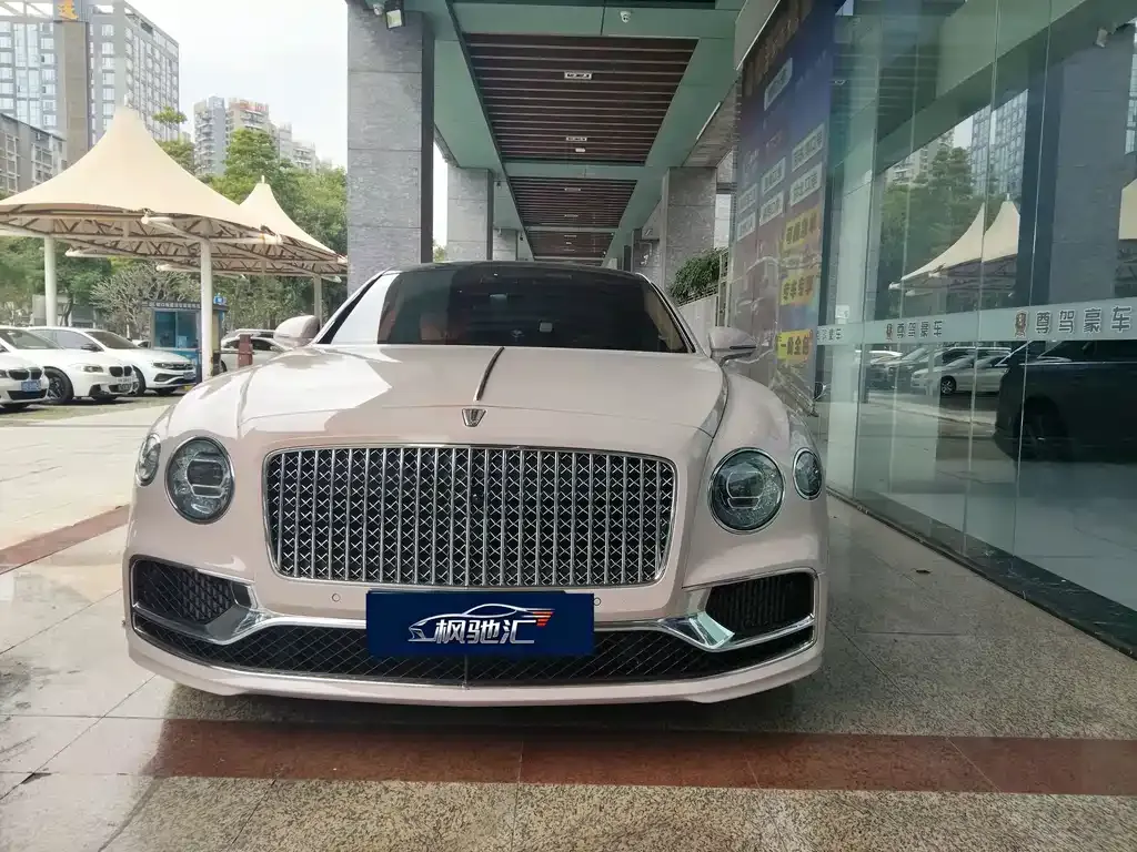 Bentley Flying Spur — фото 6