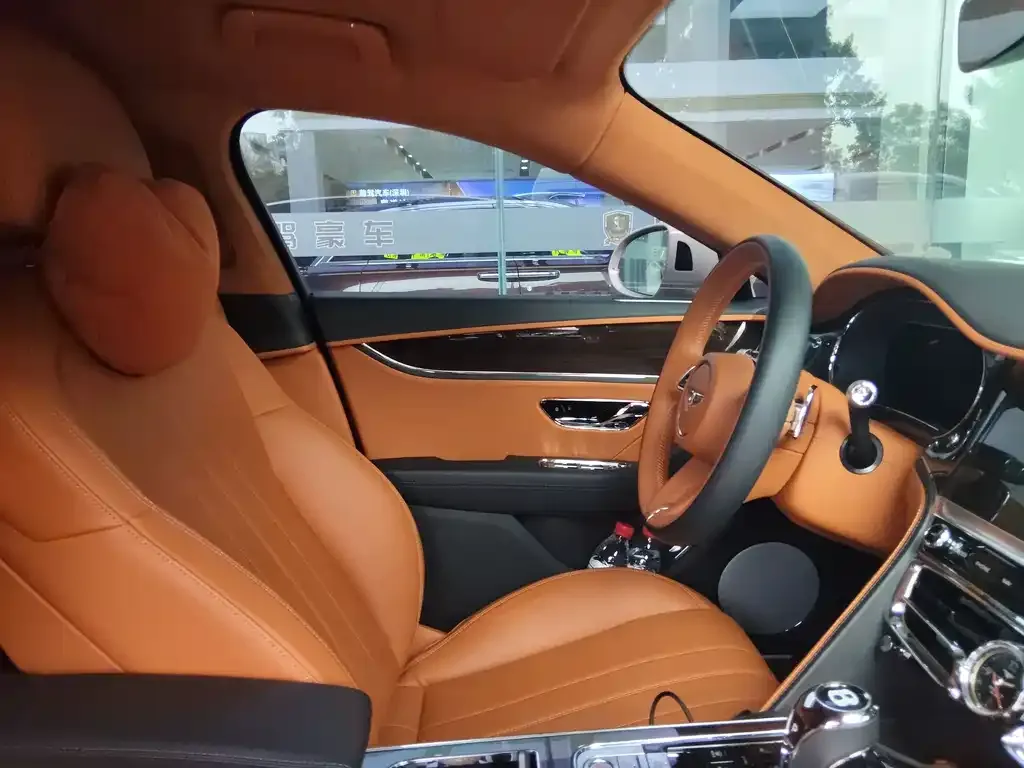 Bentley Flying Spur — фото 2