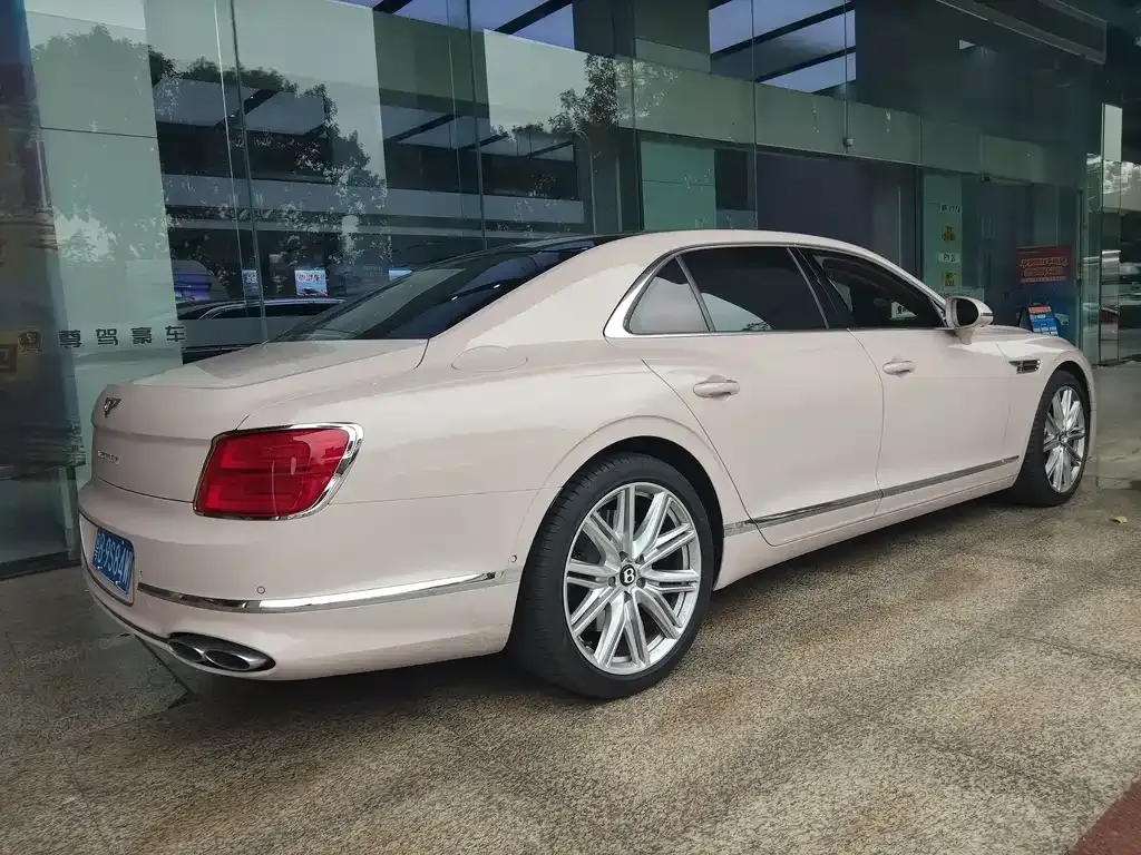 Bentley Flying Spur — фото 5