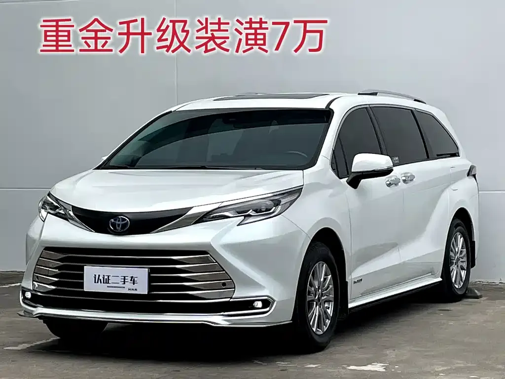 Toyota Sienna — фото 1