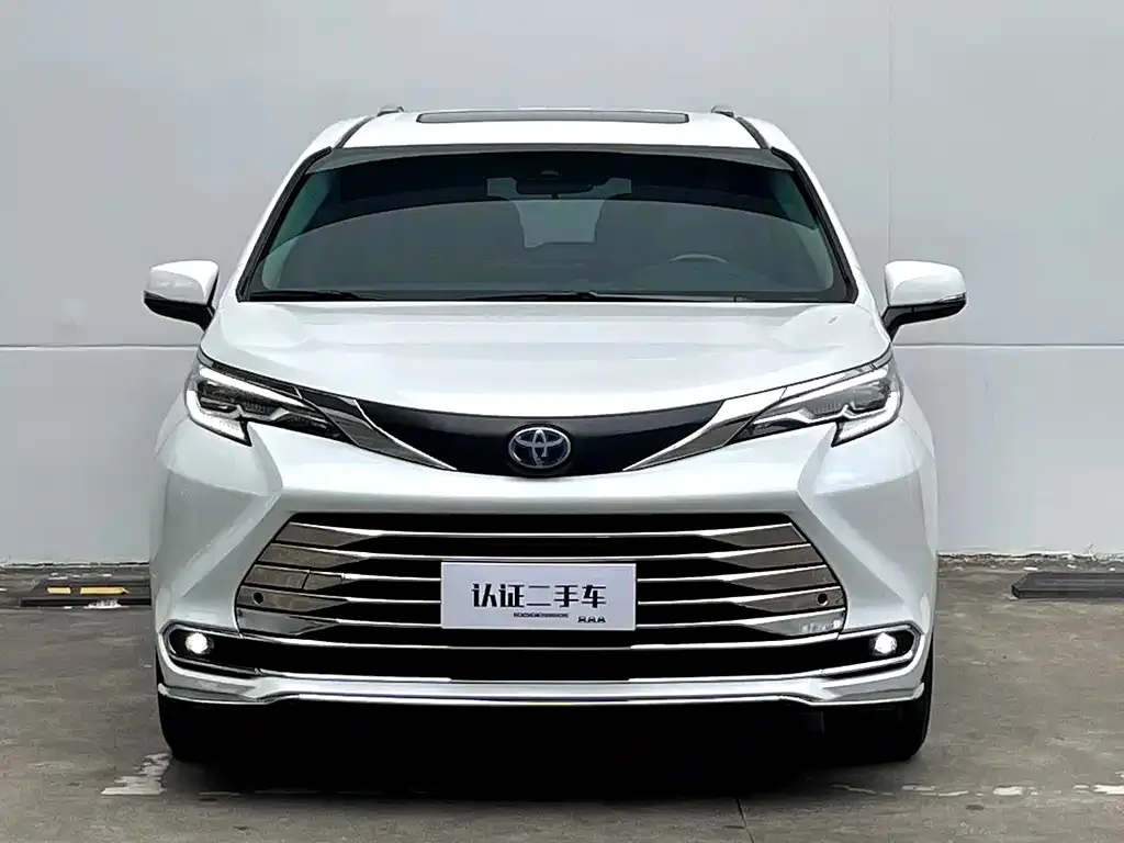 Toyota Sienna — фото 6