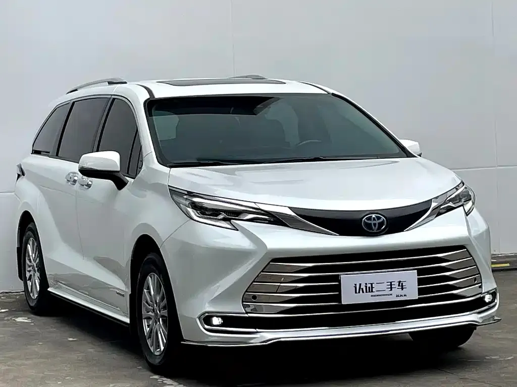 Toyota Sienna — фото 2