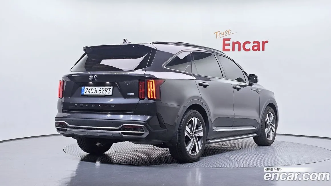 Kia Sorento — фото 6