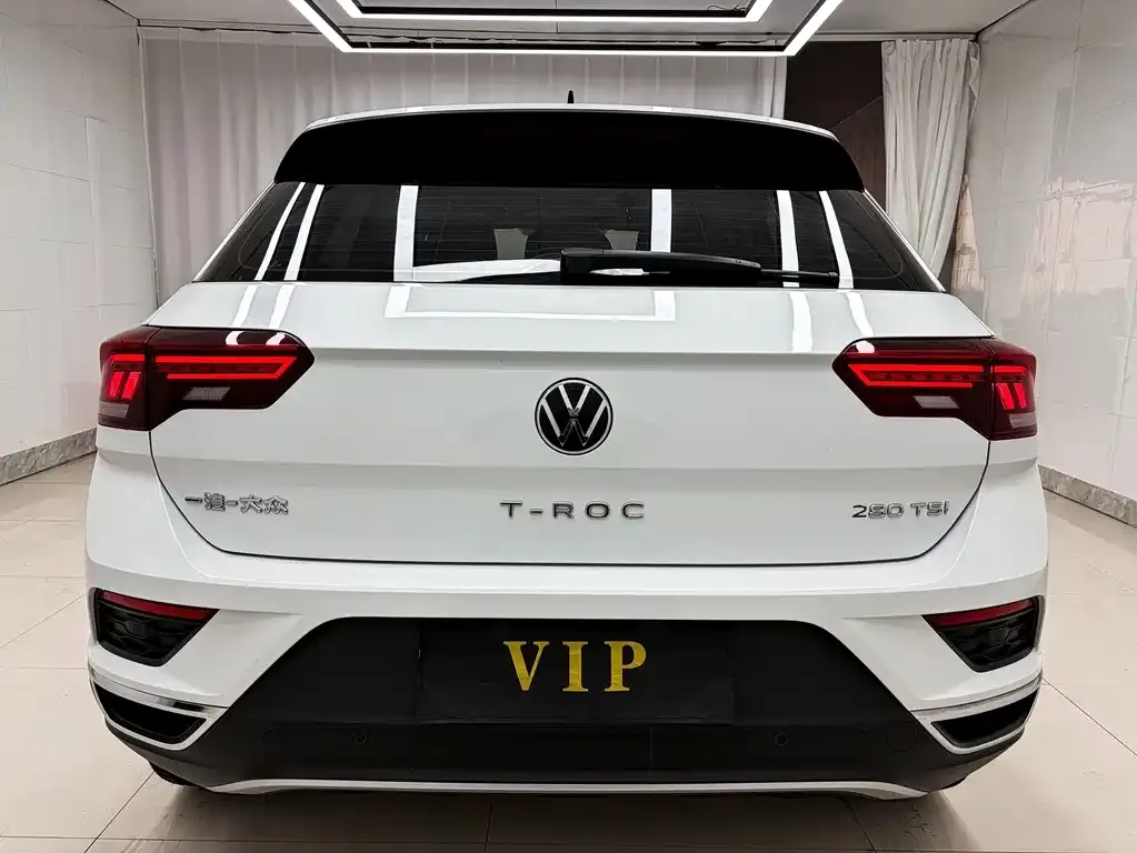 Volkswagen T-Roc — фото 6