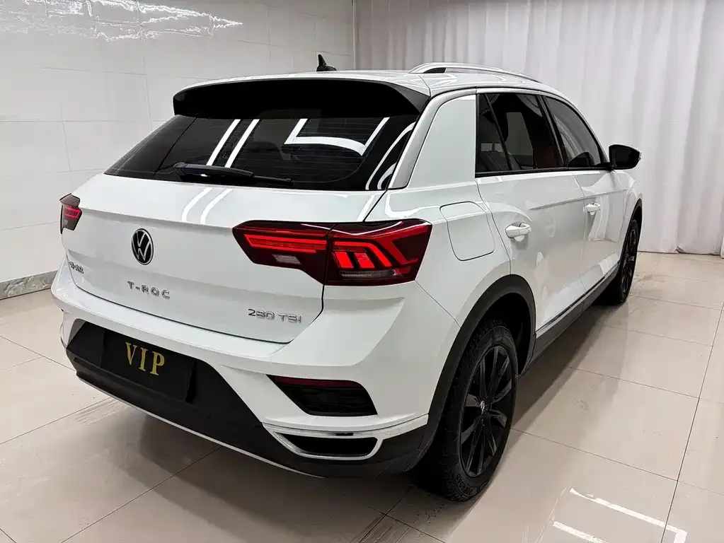 Volkswagen T-Roc — фото 2