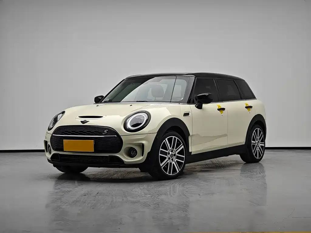 MINI Clubman — фото 1