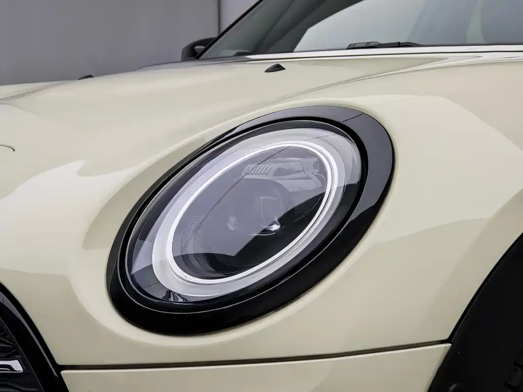 MINI Clubman — фото 4
