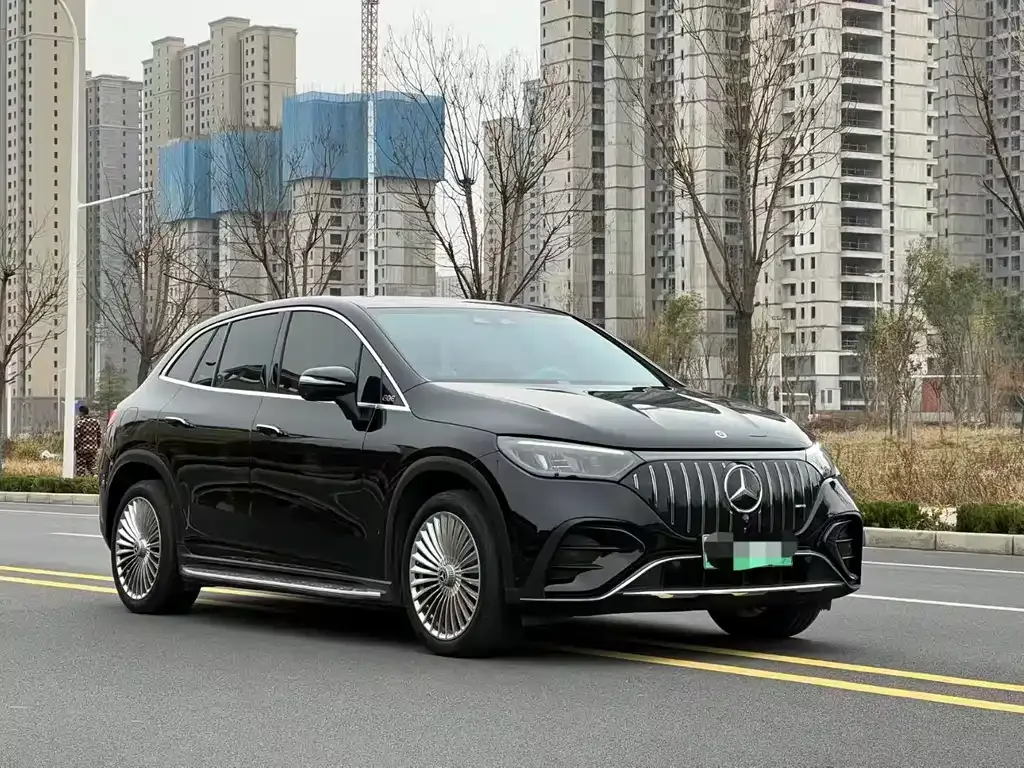 Mercedes-Benz EQE SUV — фото 9