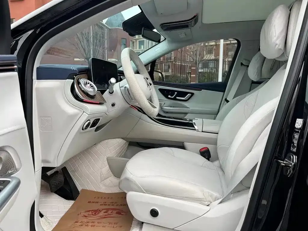 Mercedes-Benz EQE SUV — фото 2