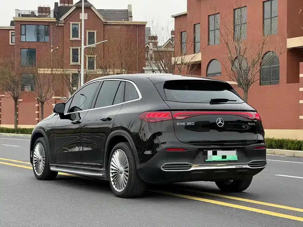Mercedes-Benz EQE SUV — фото 3