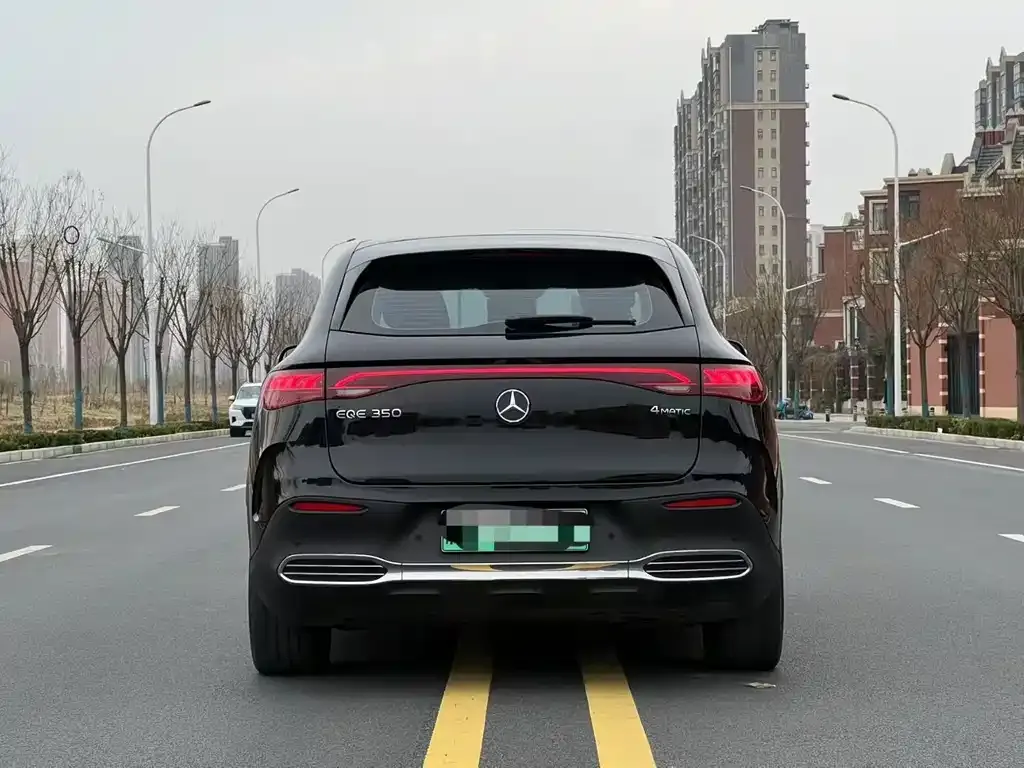 Mercedes-Benz EQE SUV — фото 8