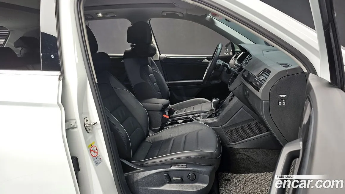 Volkswagen Tiguan — фото 9