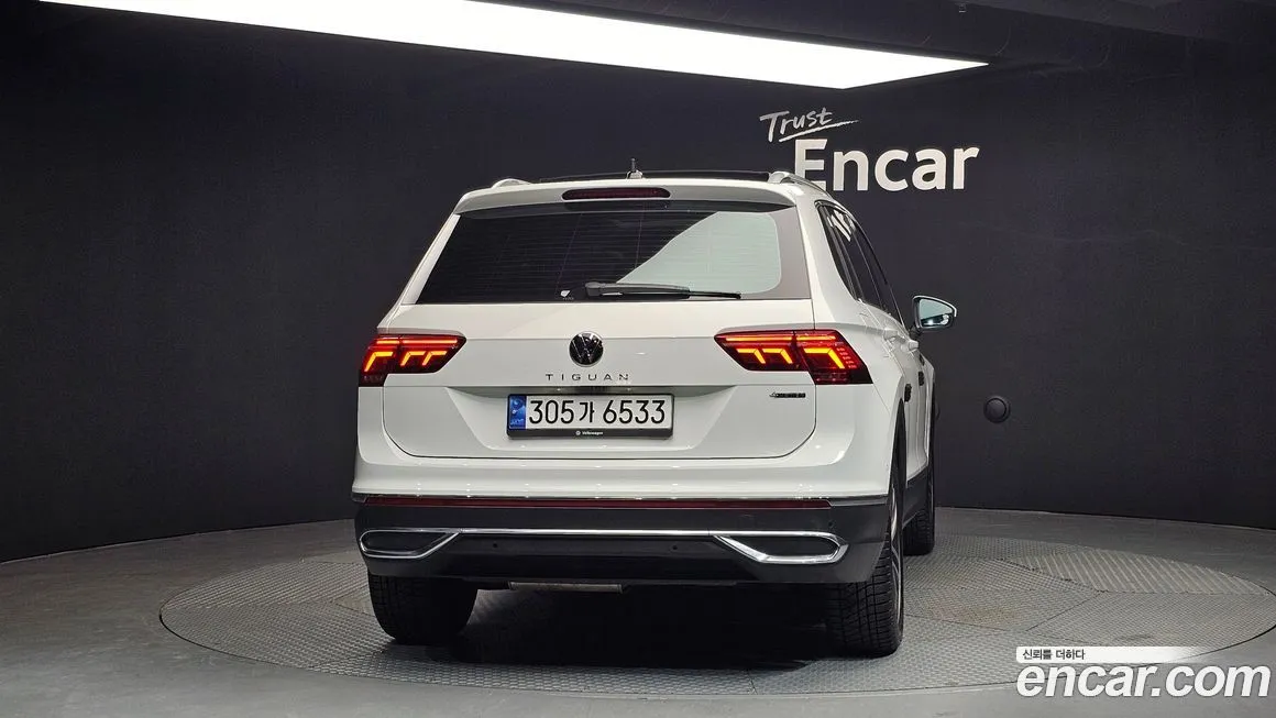 Volkswagen Tiguan — фото 8