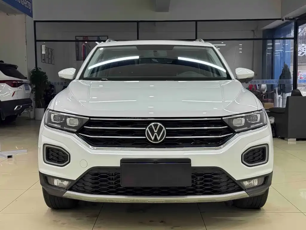 Volkswagen T-Roc — фото 6