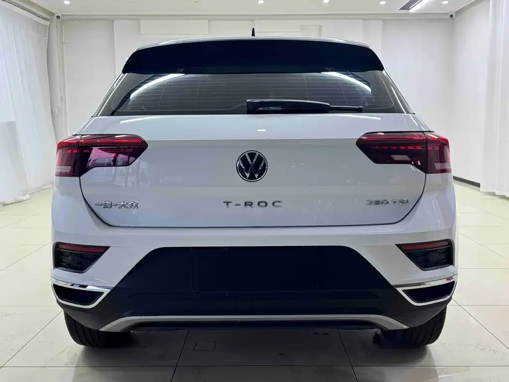 Volkswagen T-Roc — фото 2