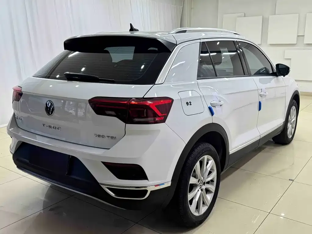 Volkswagen T-Roc — фото 7