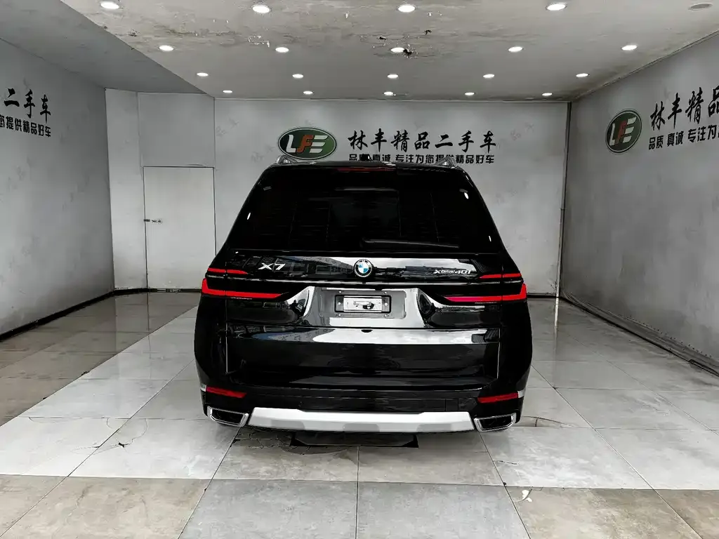 BMW X7 — фото 2