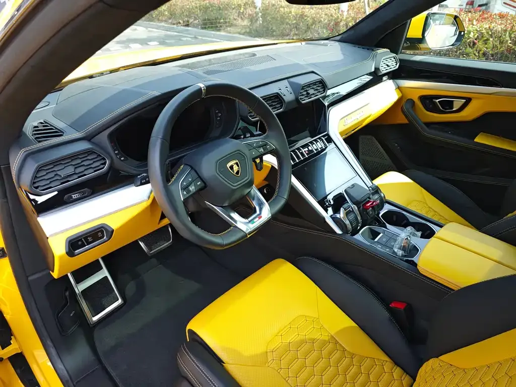 Lamborghini Urus — фото 8