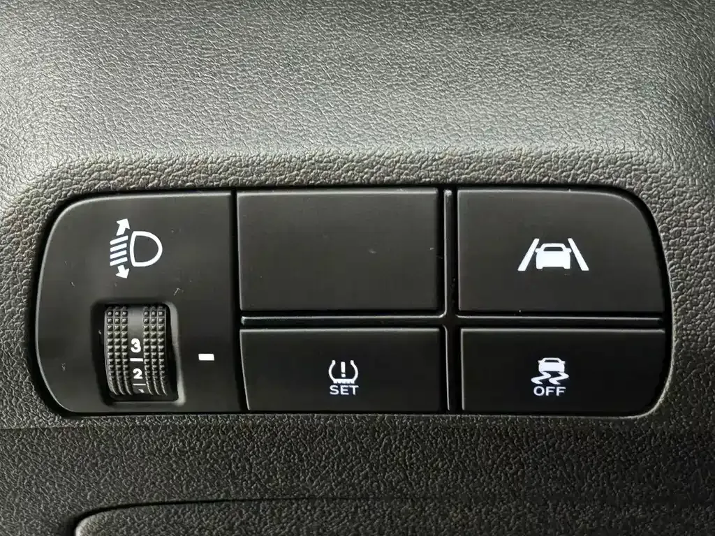 Hyundai Elantra — фото 10