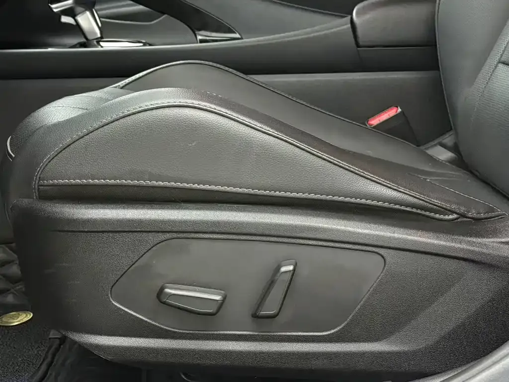 Hyundai Elantra — фото 9