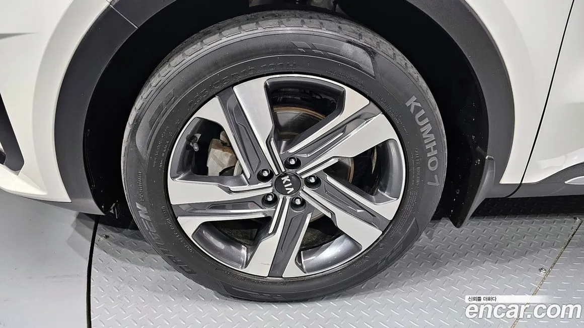 Kia Sorento — фото 6