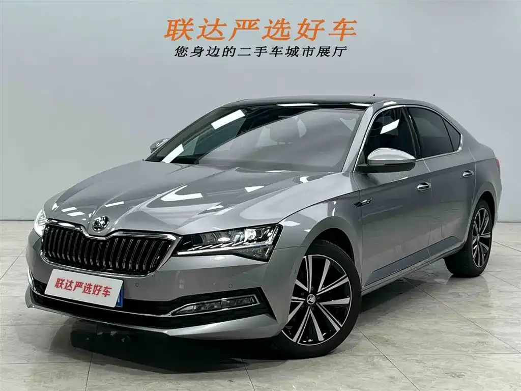 Skoda Superb — фото 1