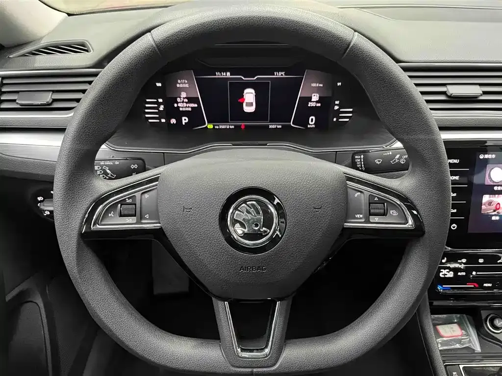 Skoda Superb — фото 5
