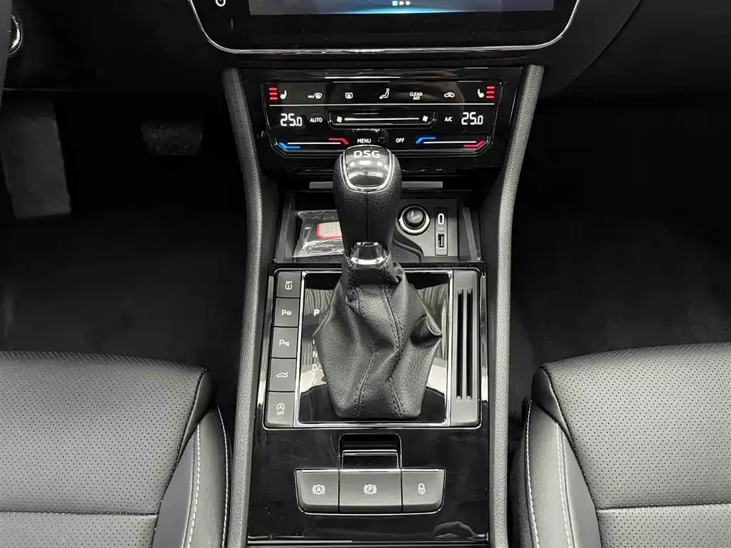 Skoda Superb — фото 7