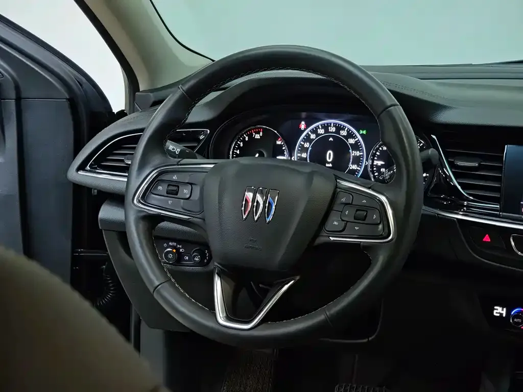 Buick Regal — фото 8