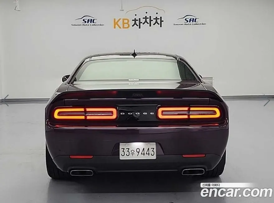 Dodge Challenger — фото 9