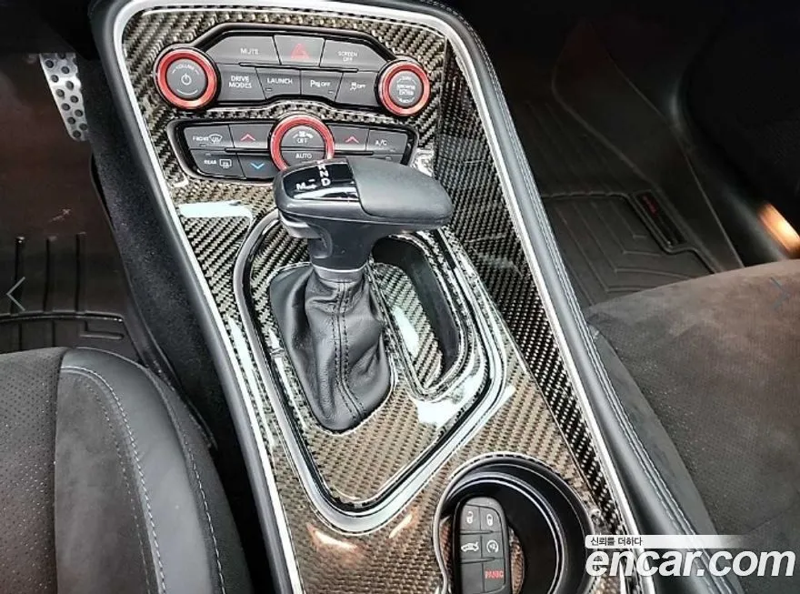 Dodge Challenger — фото 10