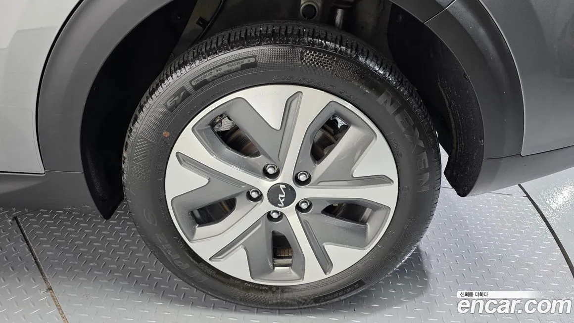 Kia Niro — фото 10