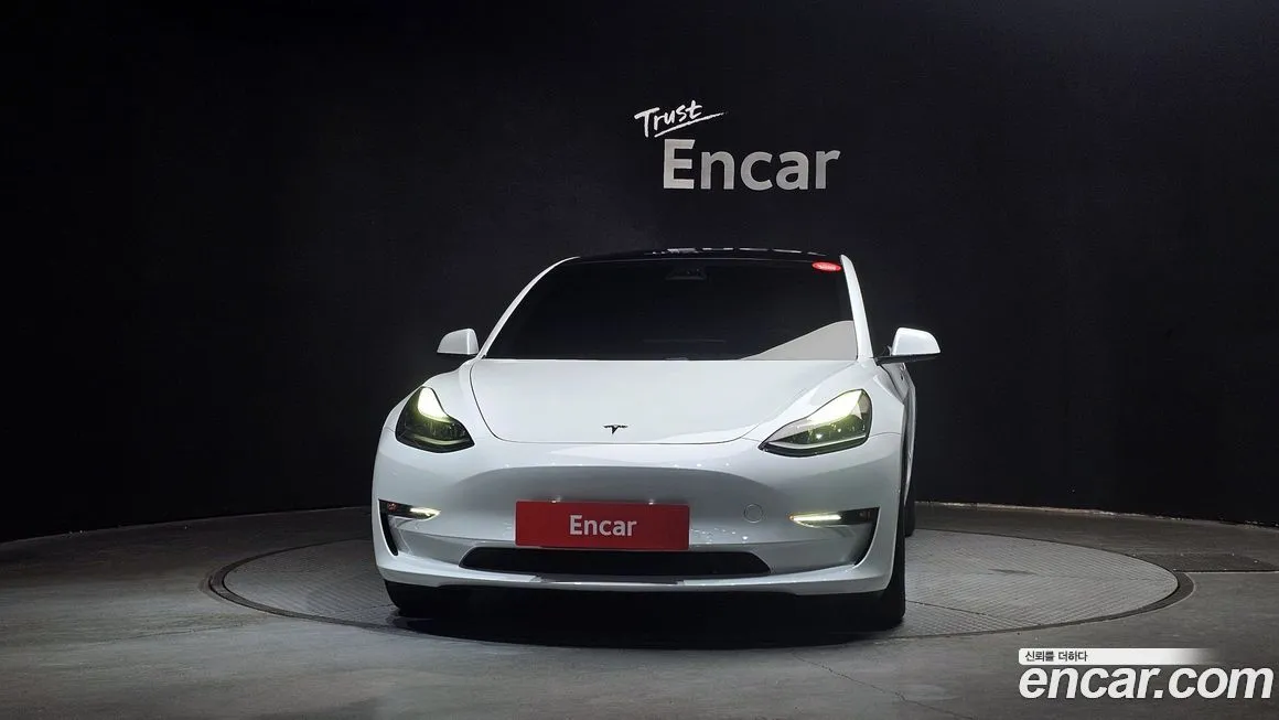 Tesla Model 3 — фото 3