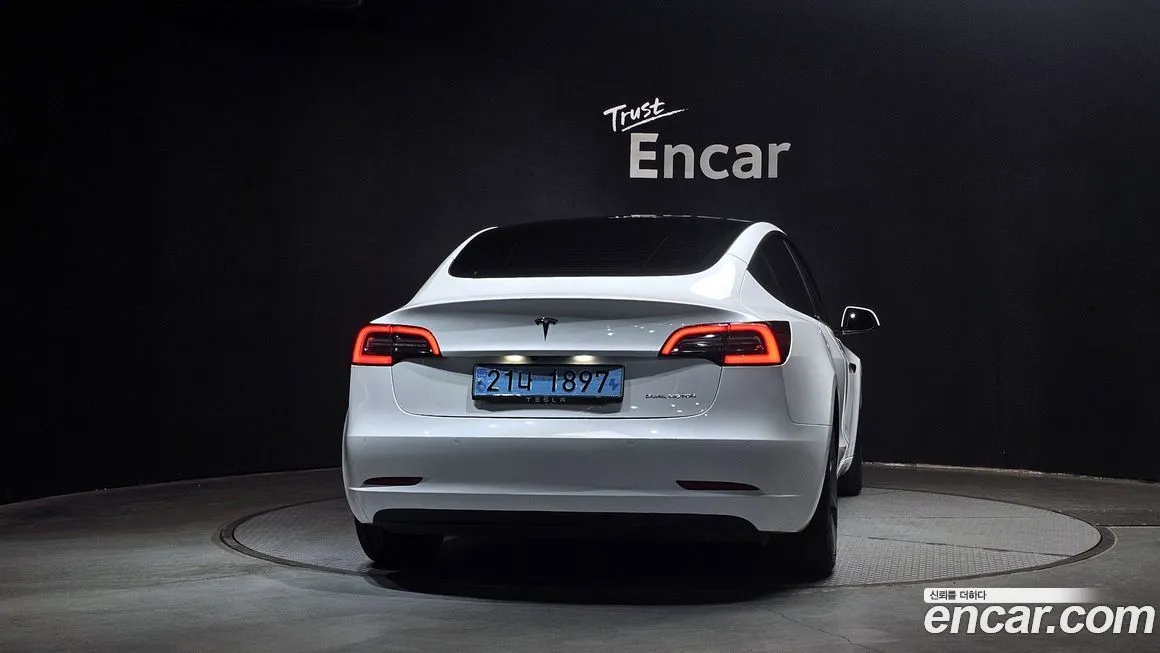 Tesla Model 3 — фото 6