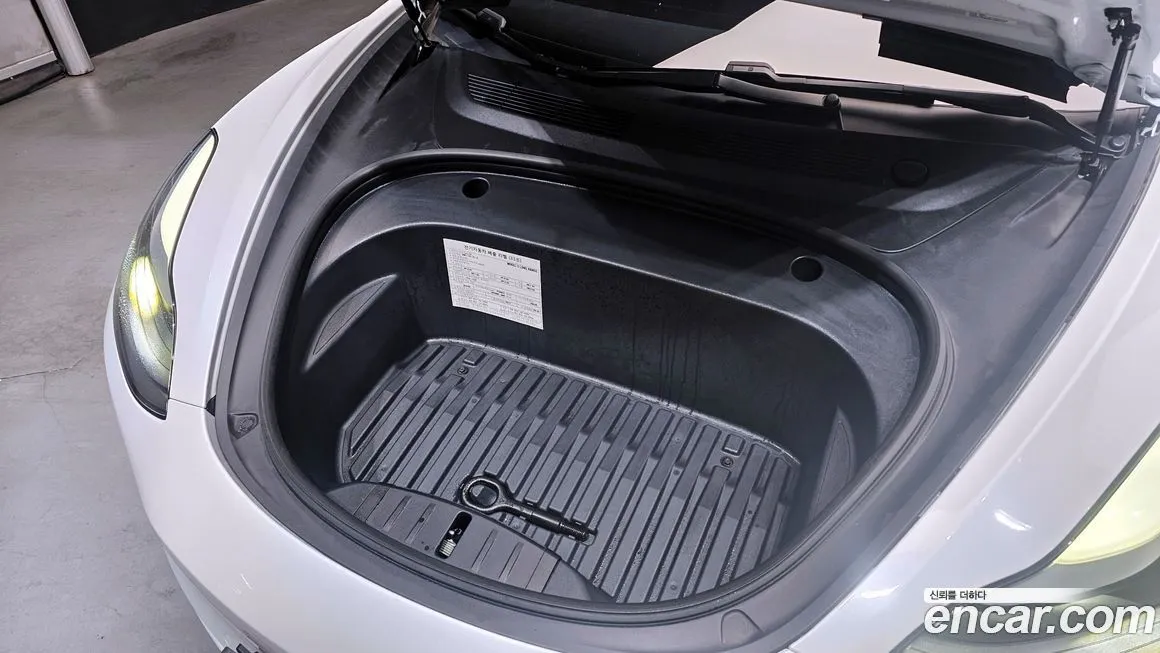 Tesla Model 3 — фото 8