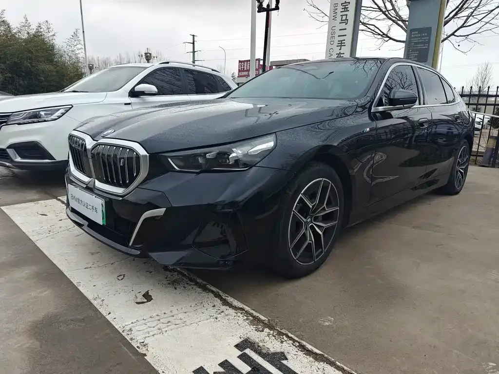 BMW i5 — фото 1