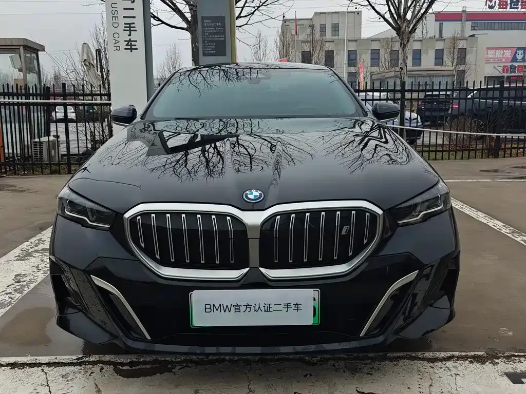 BMW i5 — фото 8