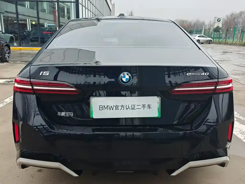 BMW i5 — фото 6