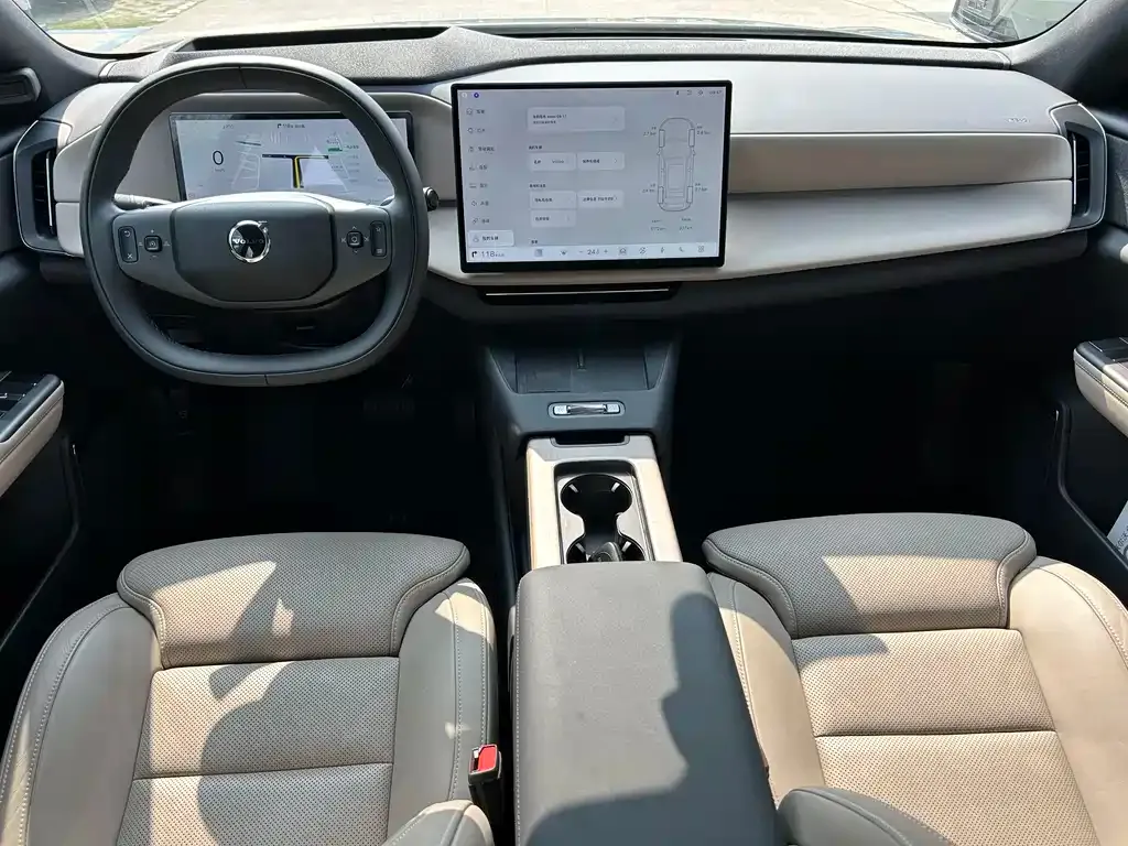 Volvo XC70 Plug-in Hybrid — фото 3