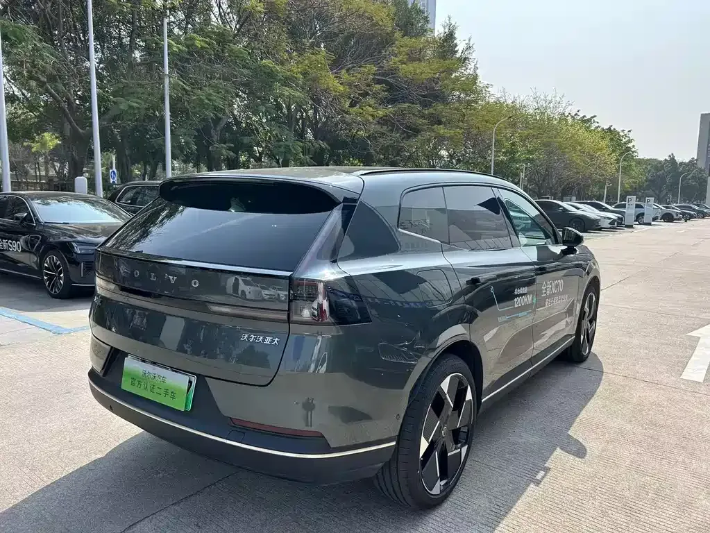 Volvo XC70 Plug-in Hybrid — фото 4