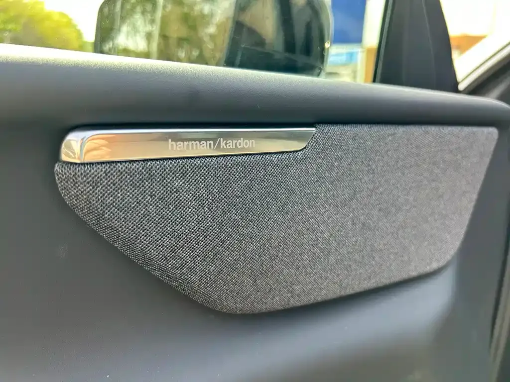 Volvo XC70 Plug-in Hybrid — фото 2
