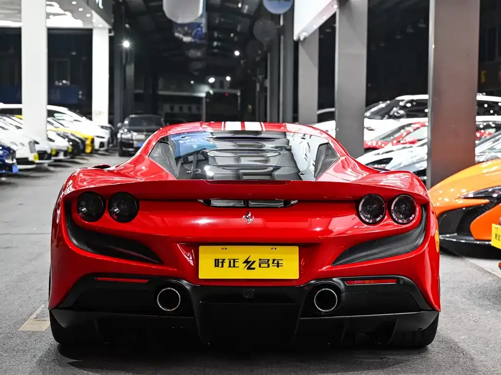 Ferrari F8 — фото 8