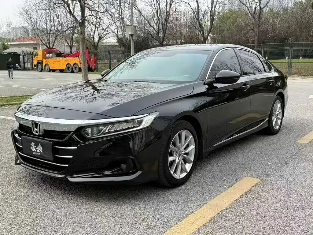 Honda Accord — фото 1
